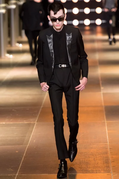 Look 13